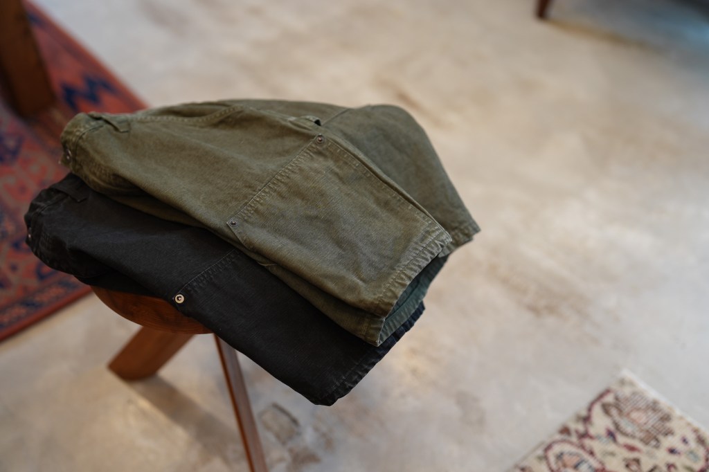 khaki 4th Anniversary Signature item PART3